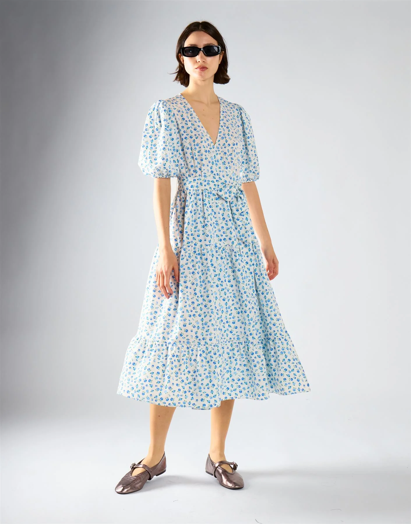 Blue Bud Floral Wrap V-Neck Midi Dress - Image 3