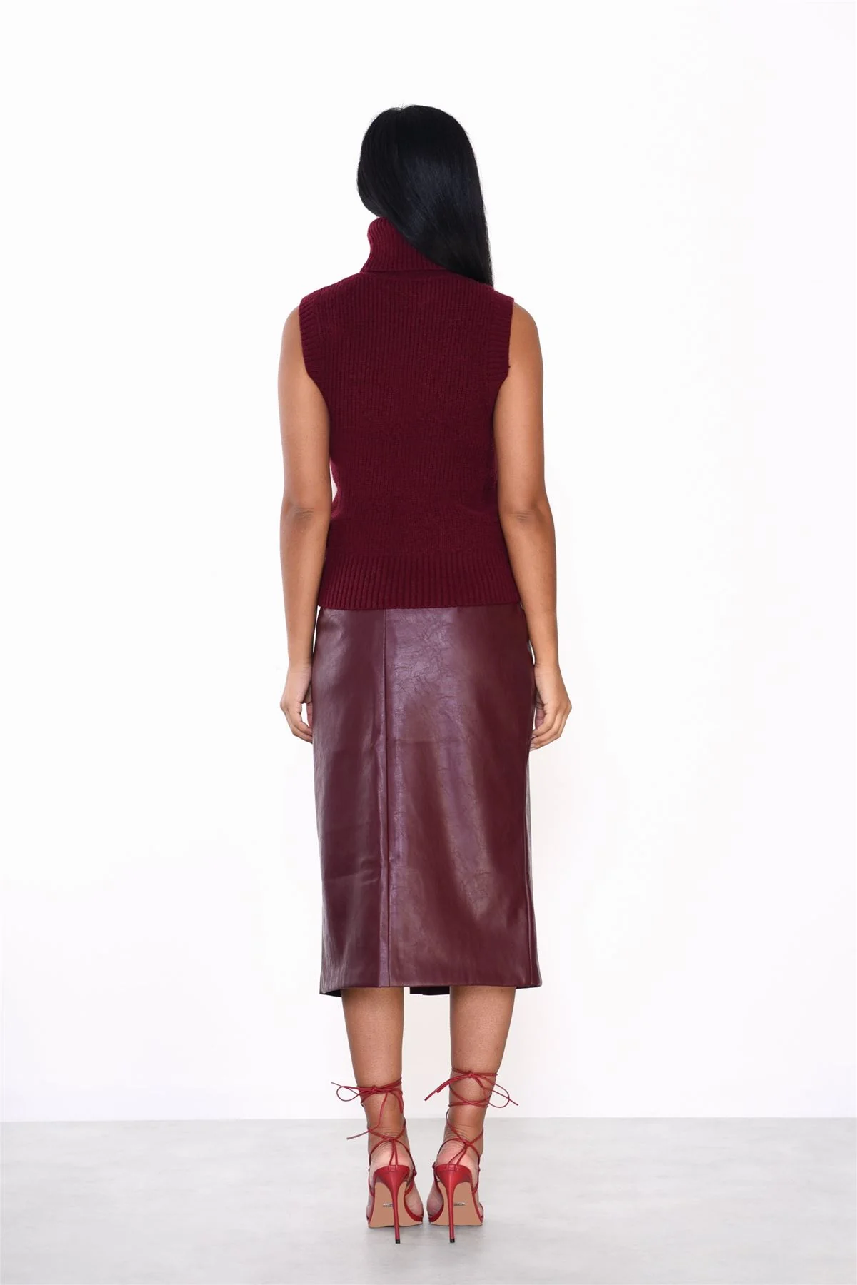 Burgundy Sleeveless Knit-Top - Image 2