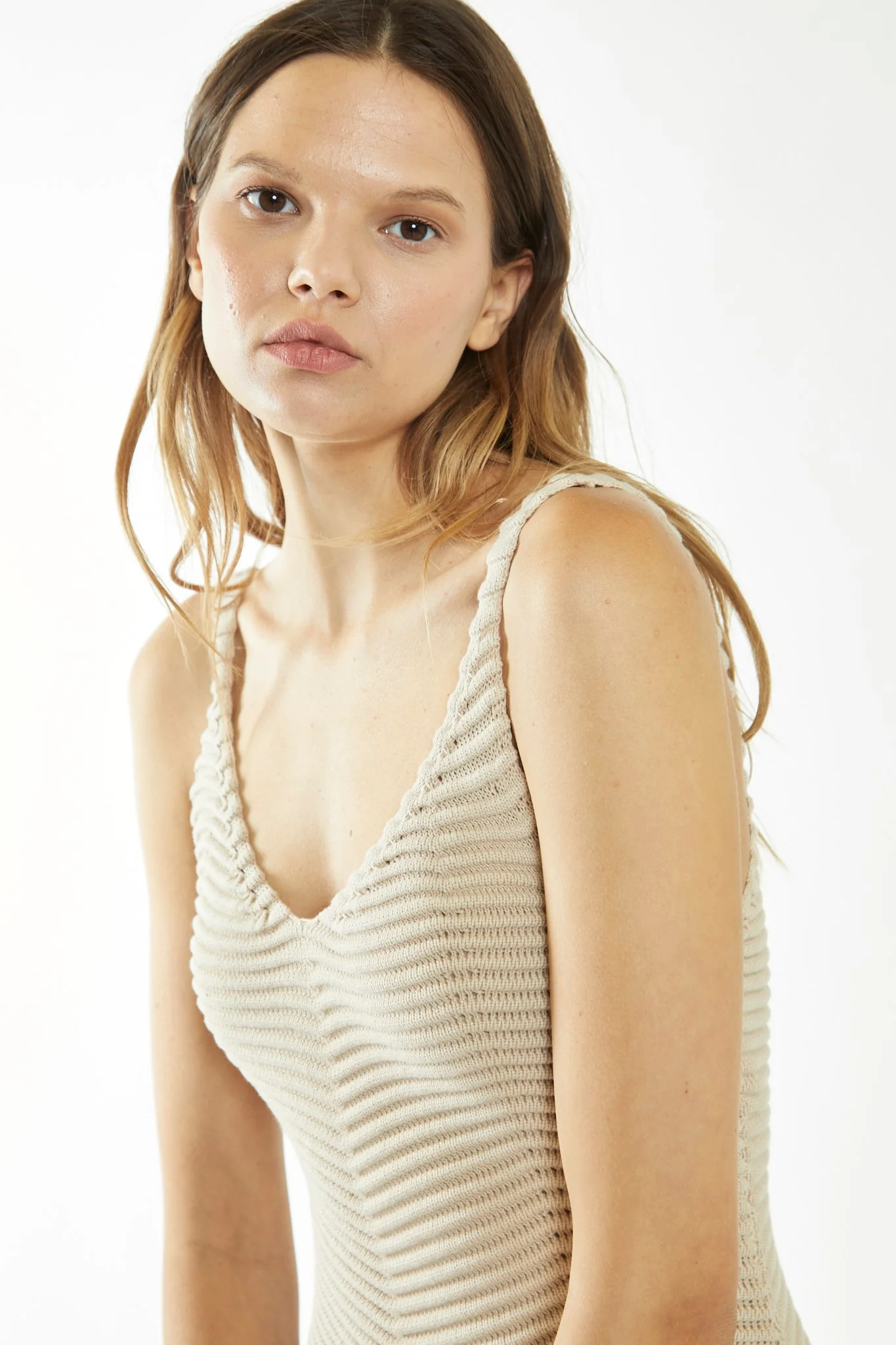 Stone V-Neck Bodycon Midi-Dress - Image 3
