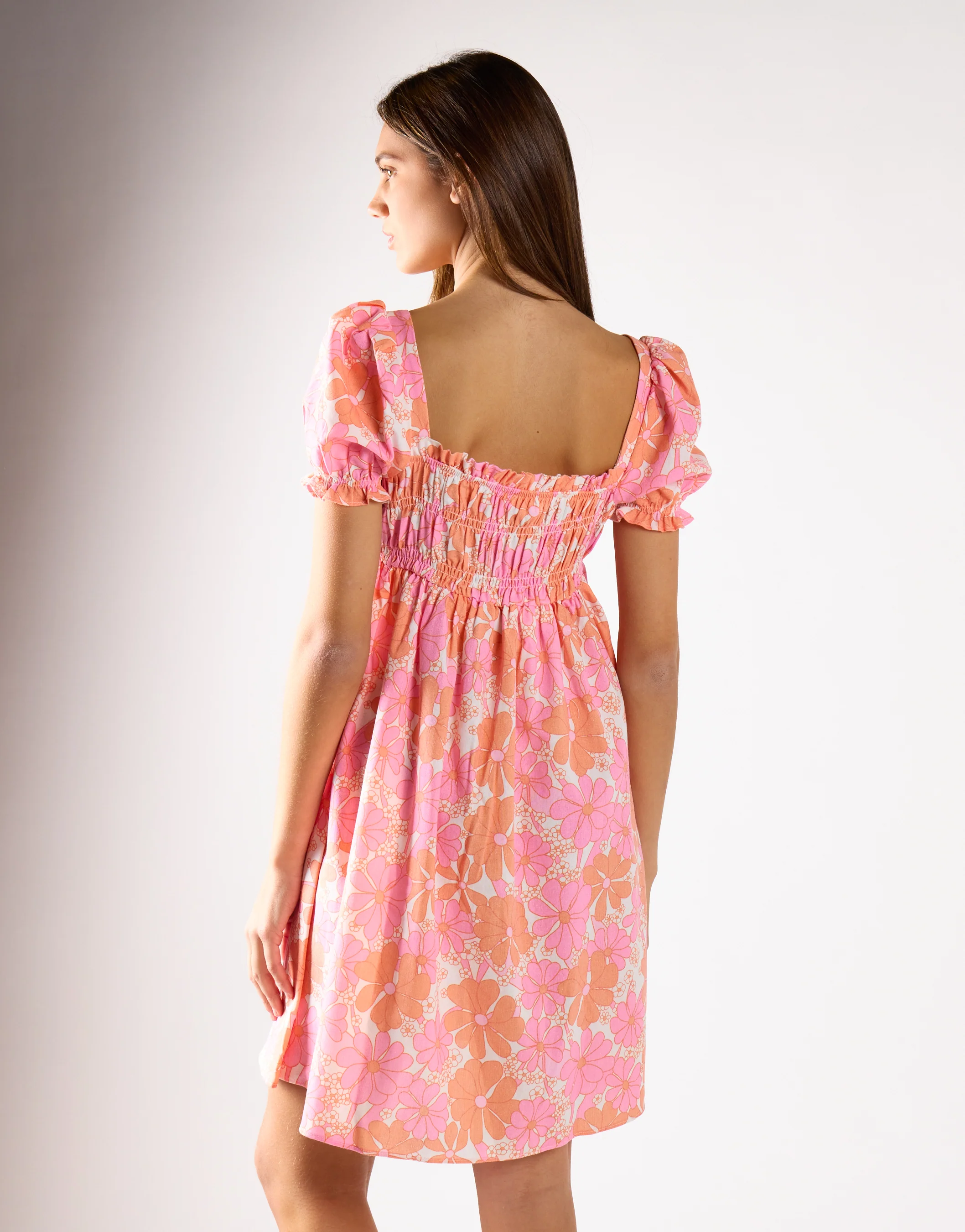 Glamorous Sixties Floral Puff Shoulder Shift Mini Dress - Image 2