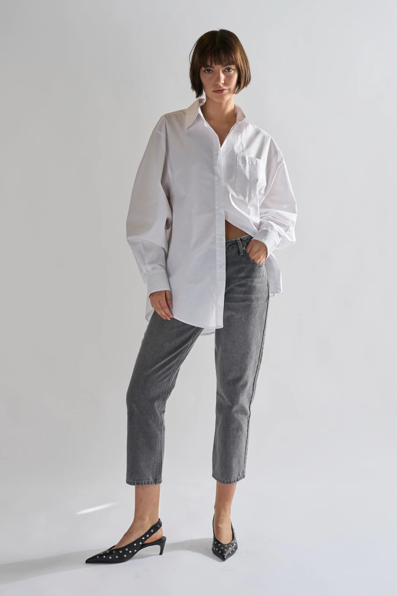 Grey Wash Low-Rise Cropped Jeans