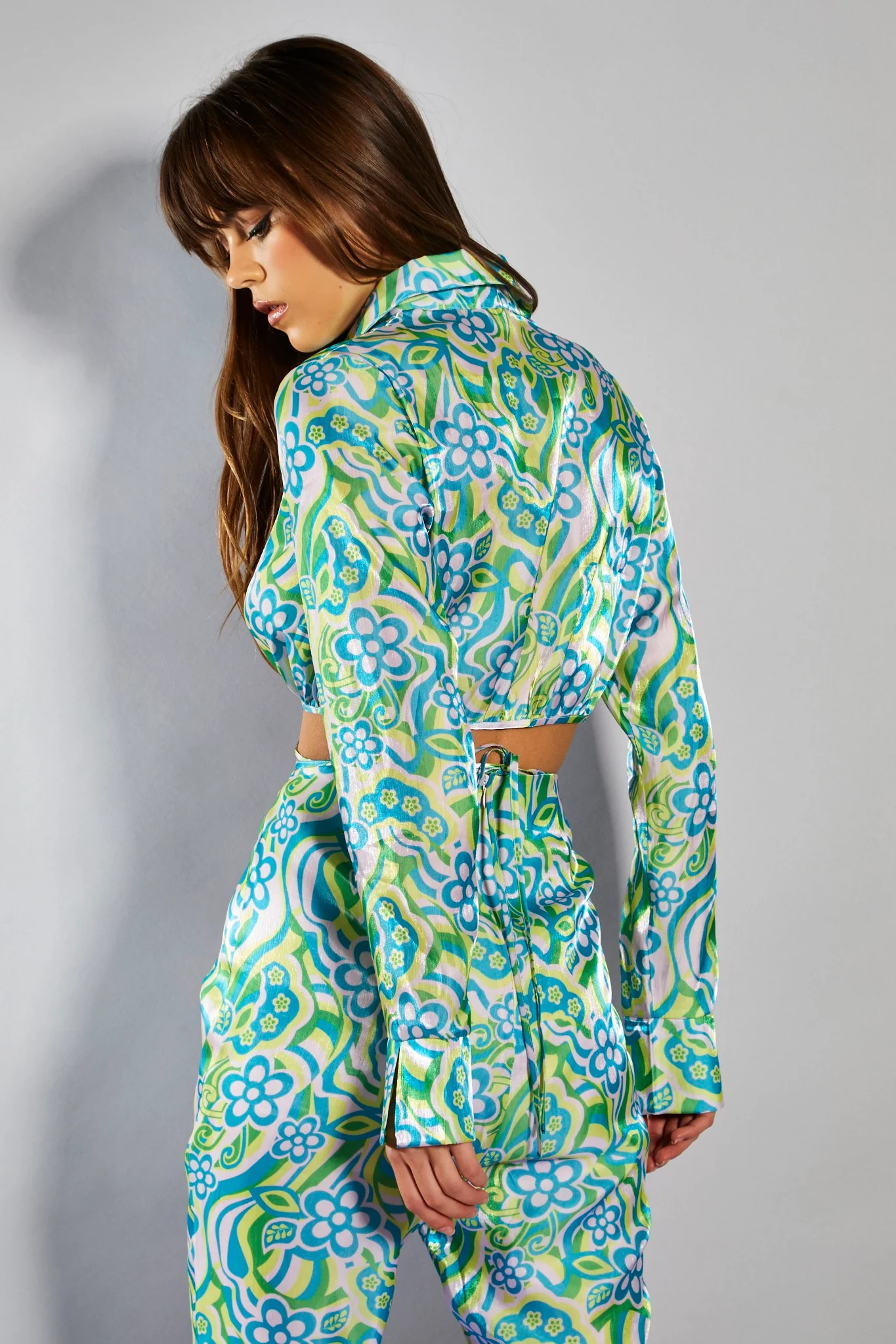 Glamorous Collection Metallic Swirl Floral Long Sleeve Cropped Sleeve with Waist Tie Detail - Image 2