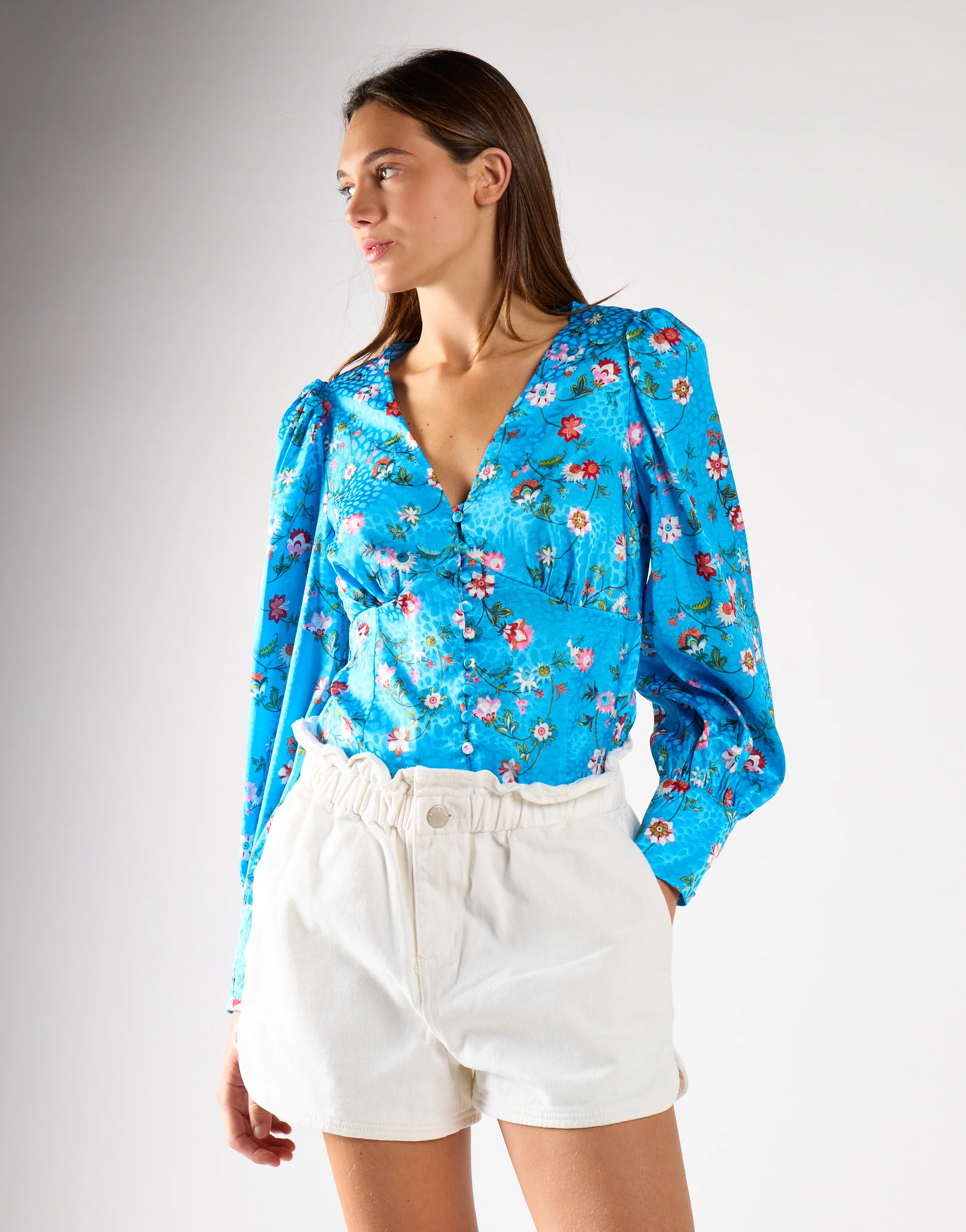 Glamorous Off White Paper bag High Waisted Shorts - Image 3