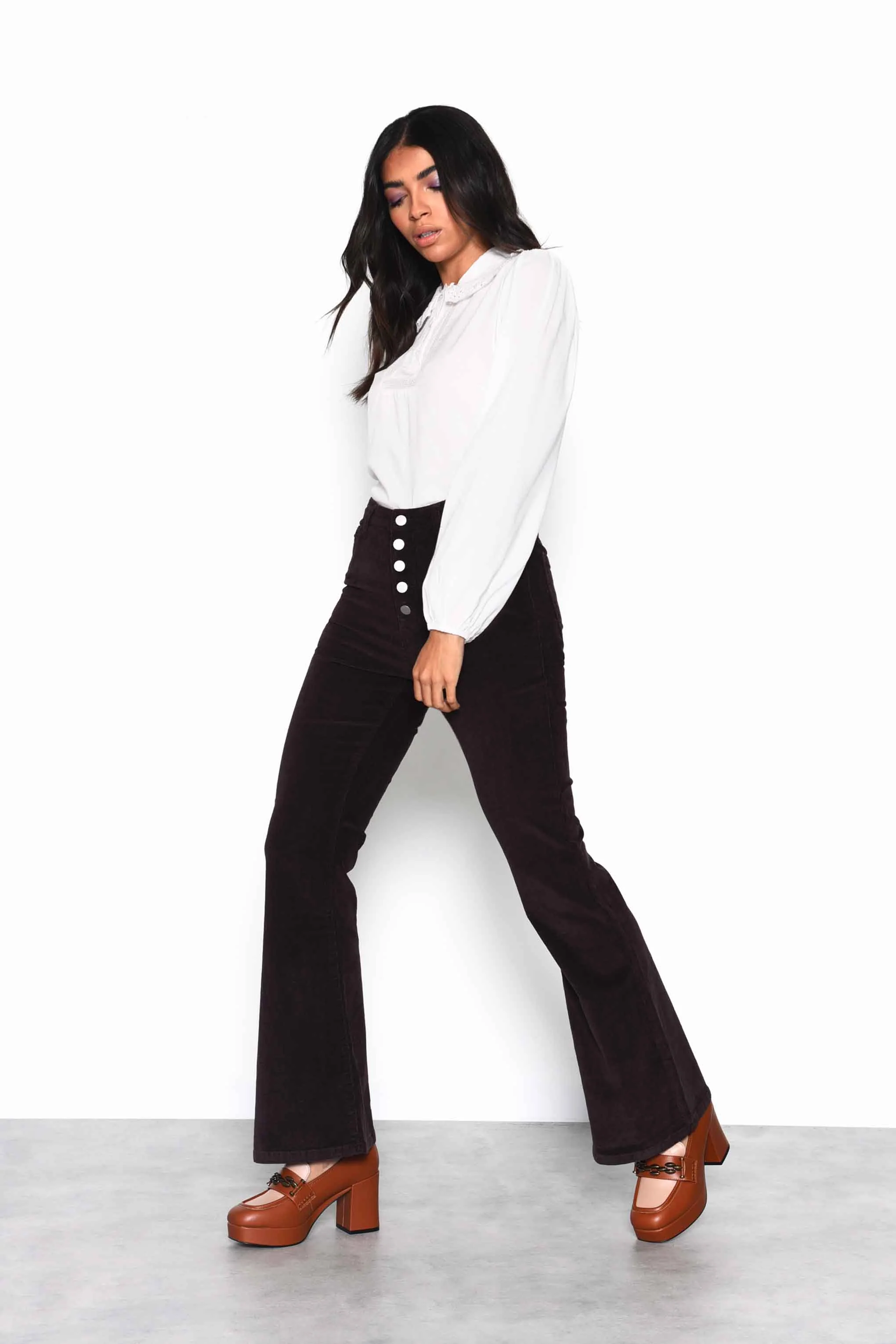 Glamorous White Crop Top with Broderie Trim Collar - Image 3