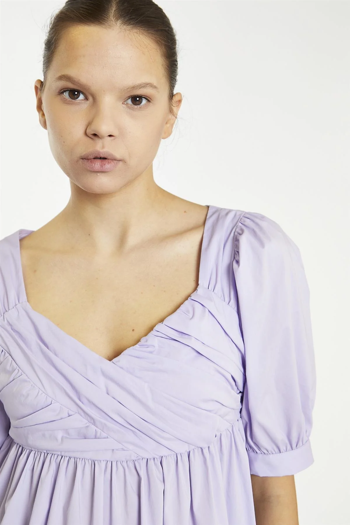 Lilac V-Neck Frill Mini Dress - Image 4