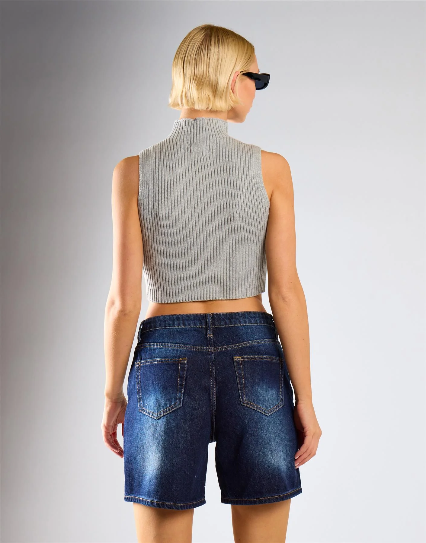 Mid Waist Loose Fit Denim Shorts - Indigo - Image 4