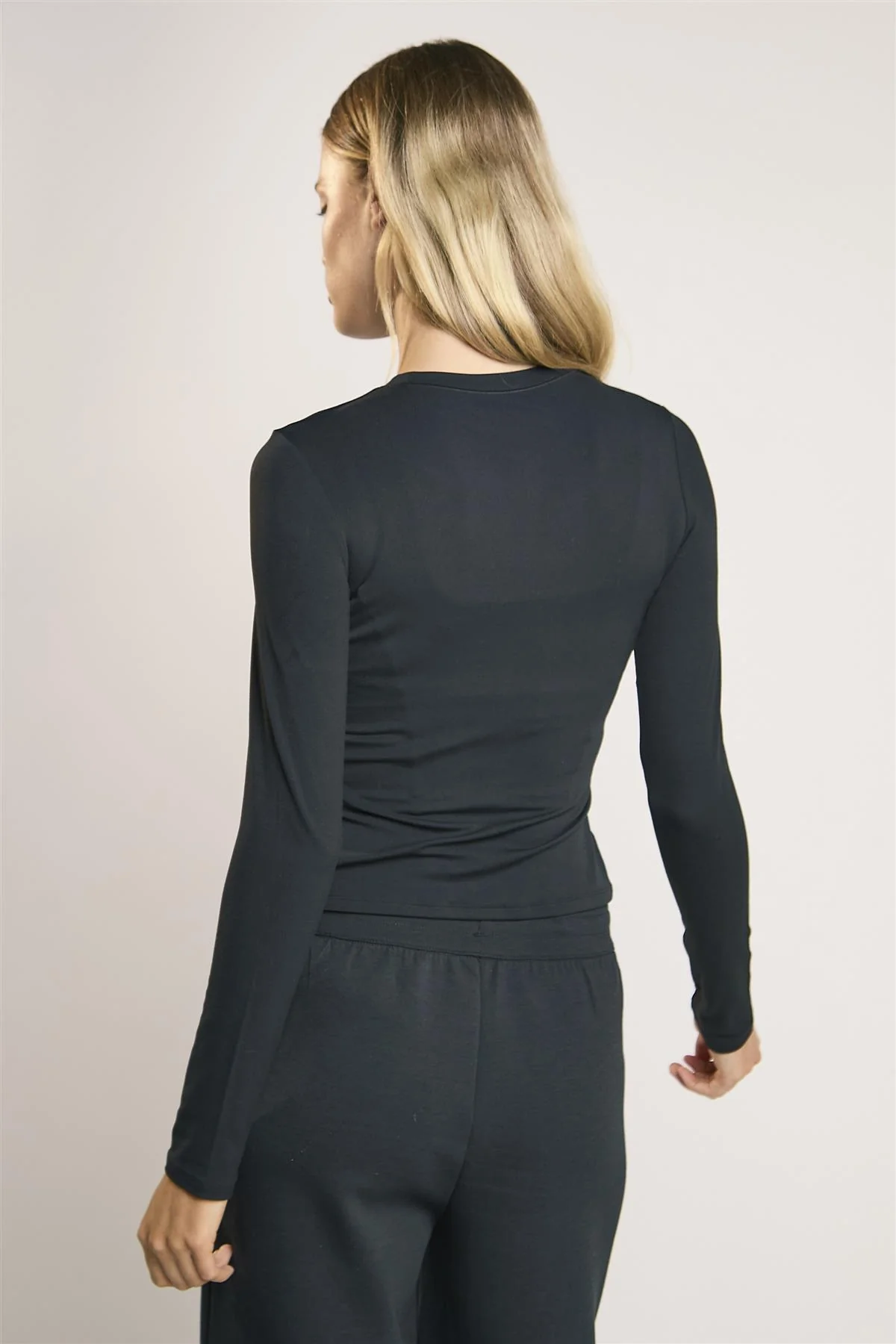 Signature Black Long-Sleeve- Top - Image 2