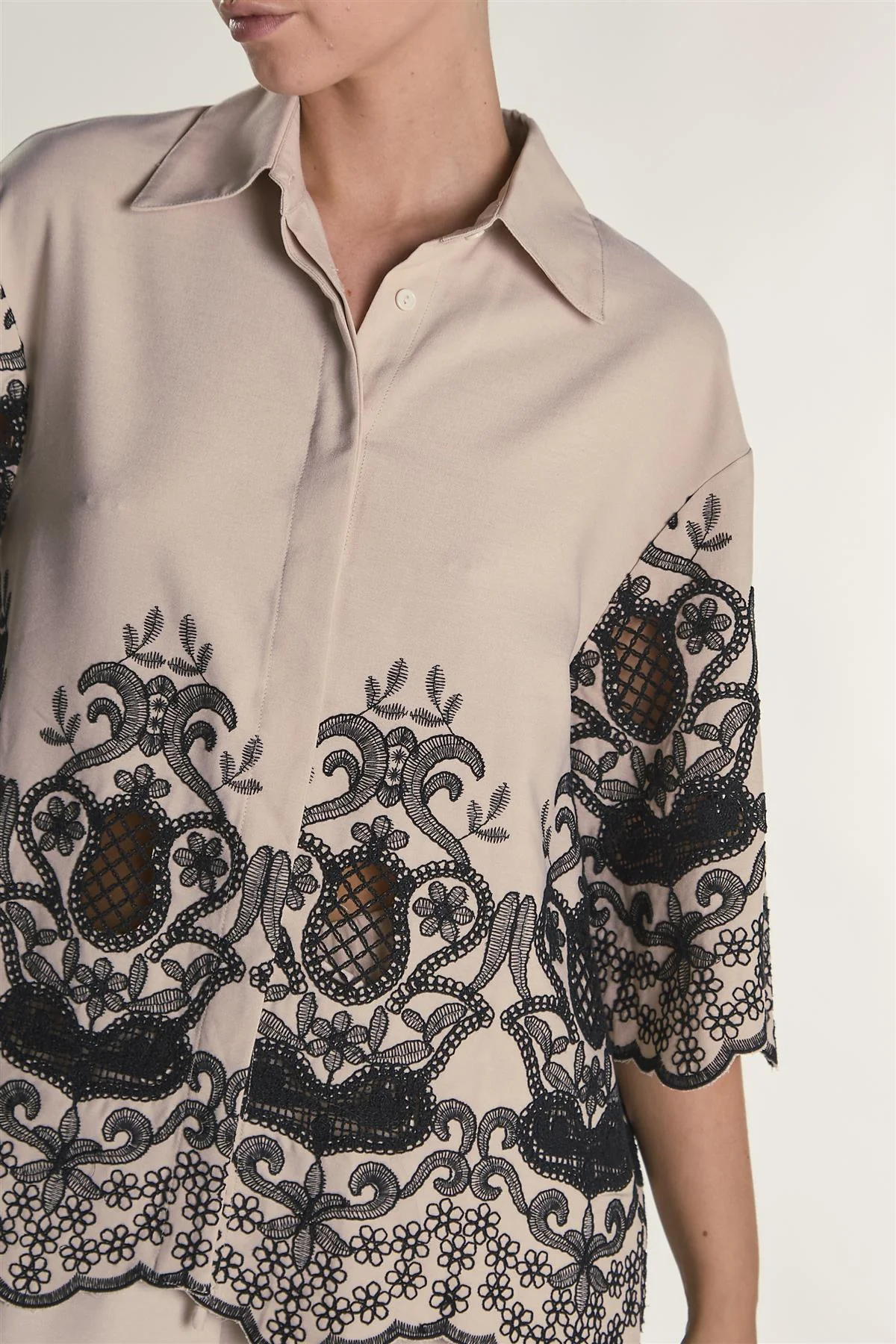 Stone Black Border Cropped Shirt - Image 4