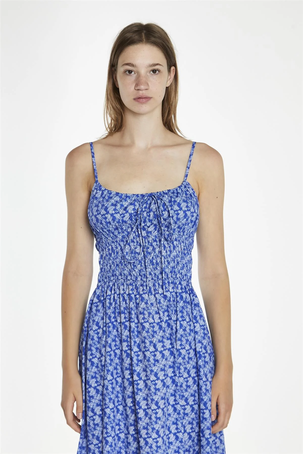 Ultramarine Ditsy Cinched Waist Midi Dress - Image 3