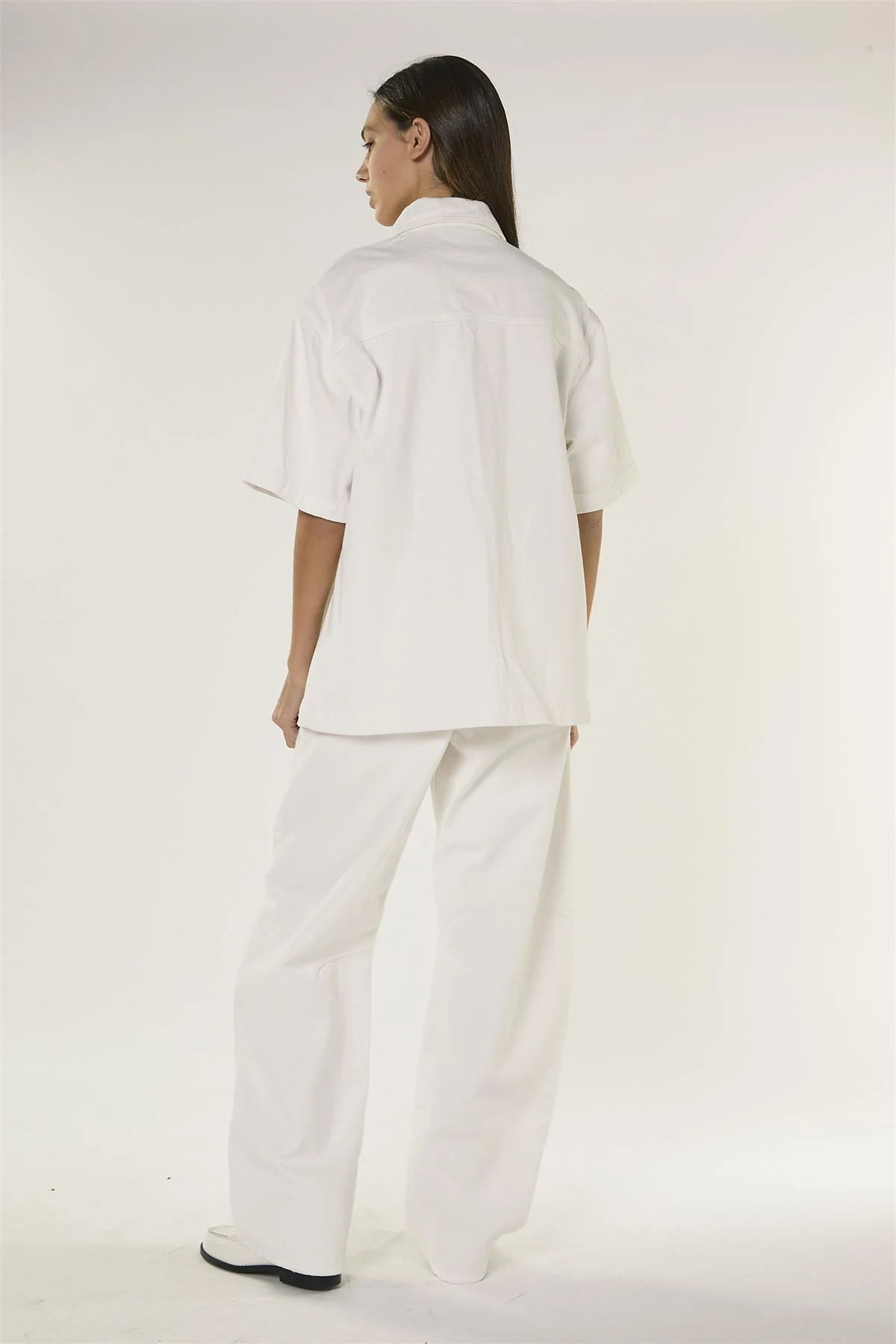 White Barrel Leg Jeans - Image 4